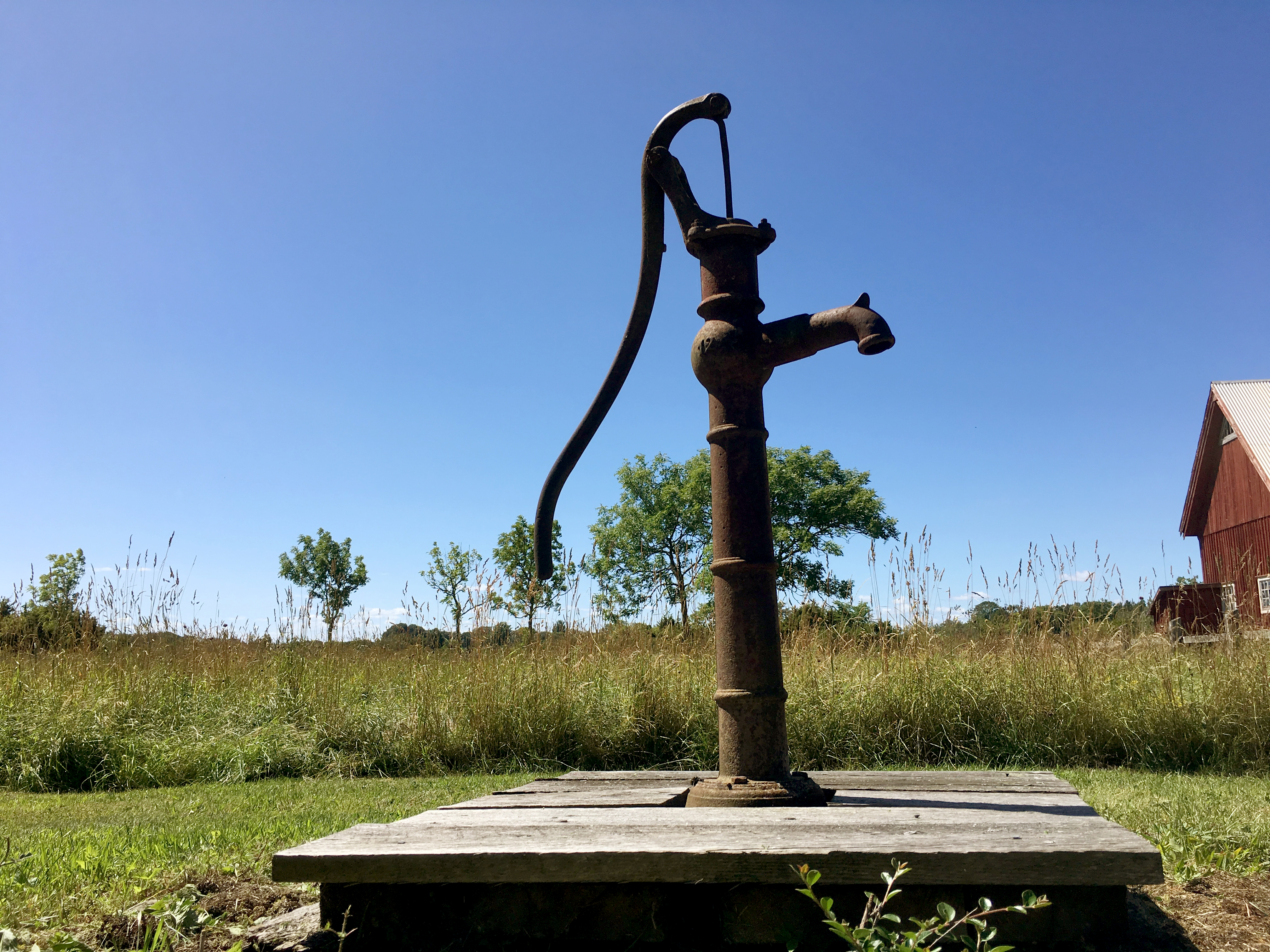Gammeldags vattenpump