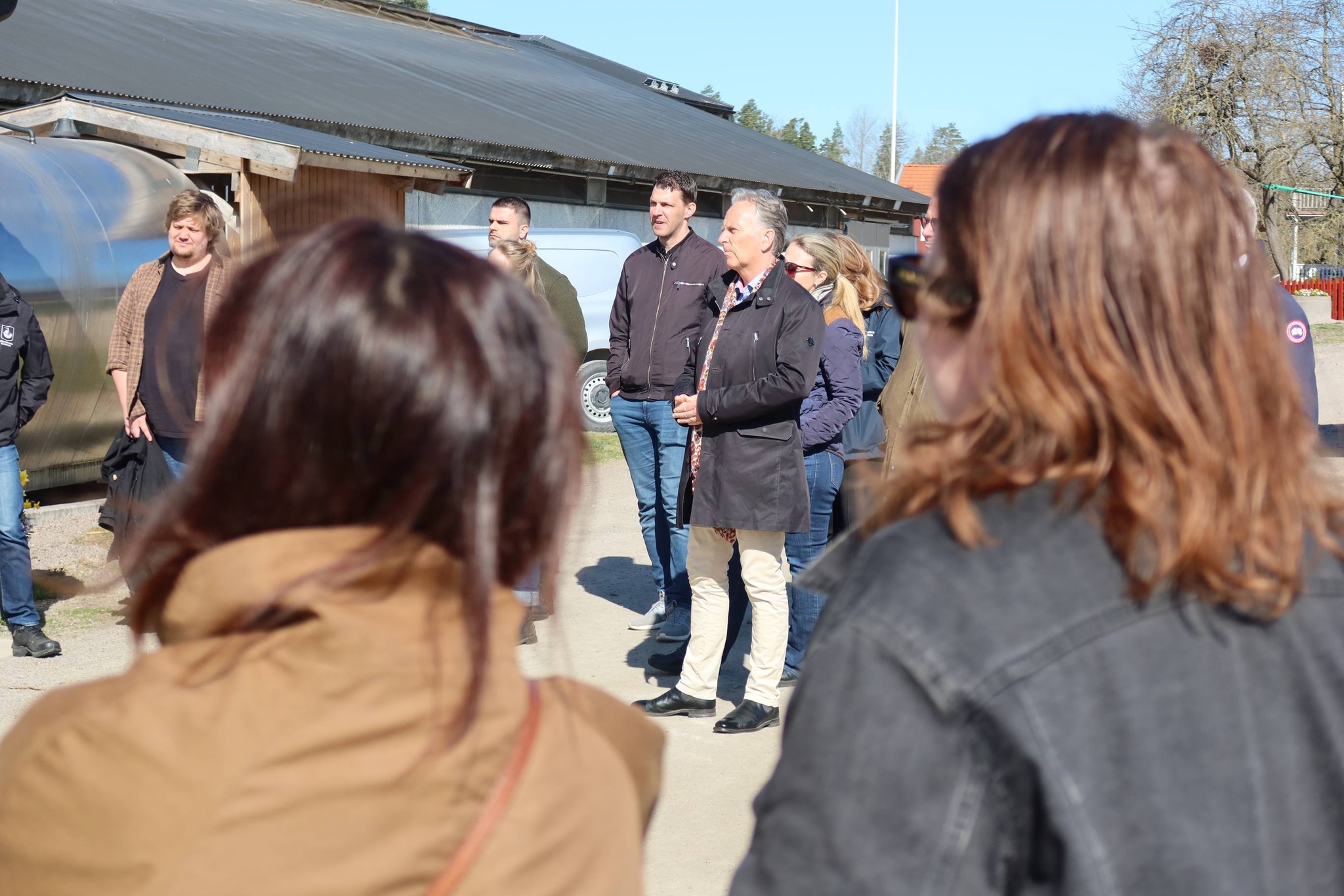 Politikerträff på gård i Västervik.