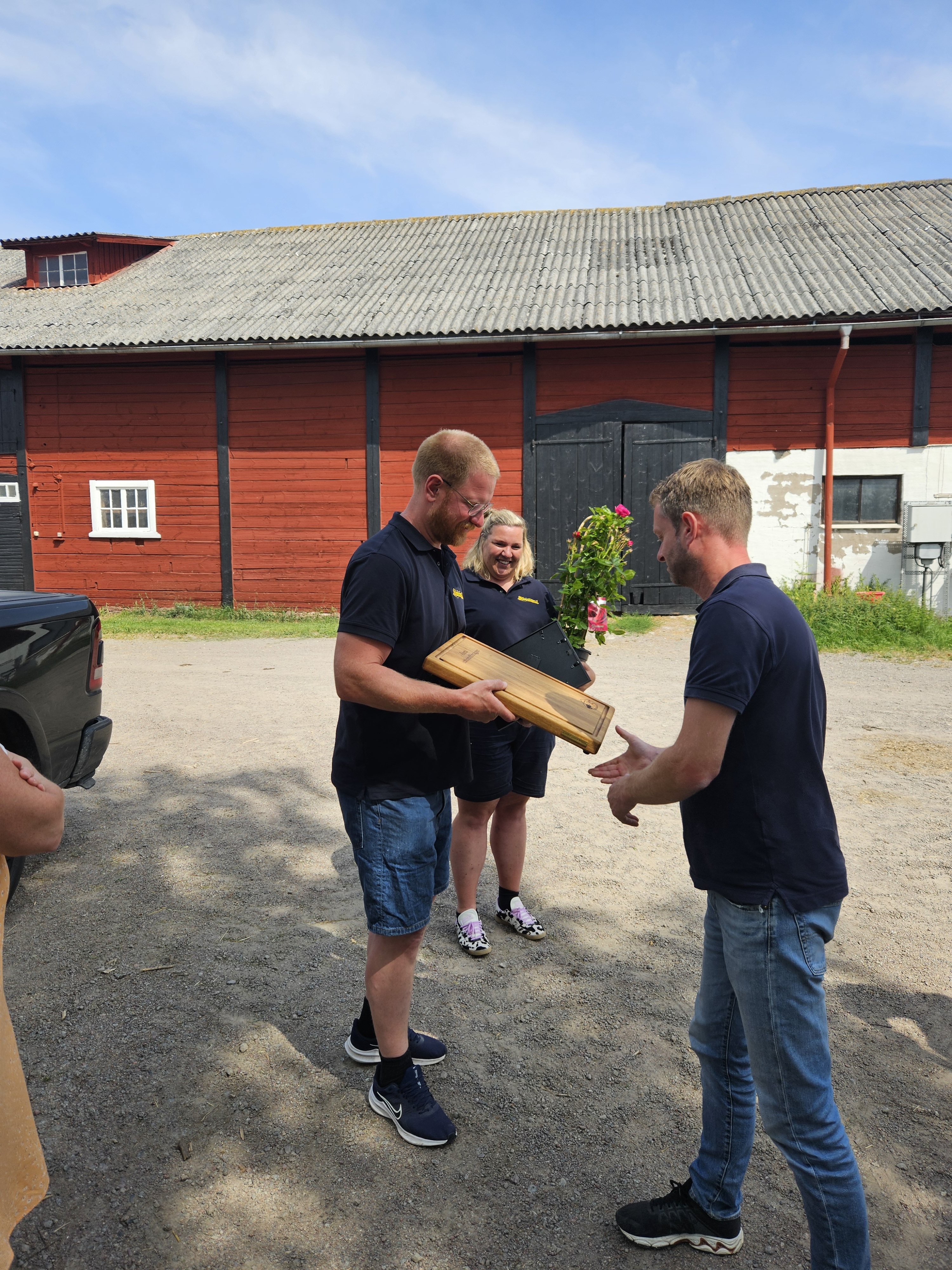 Prisutdelning till Årets nötköttsföretagare i Östergötland 2026. Fredrik Simonsson och Philippa Krantz, Räfstad Lantbruk, Rimforsa.