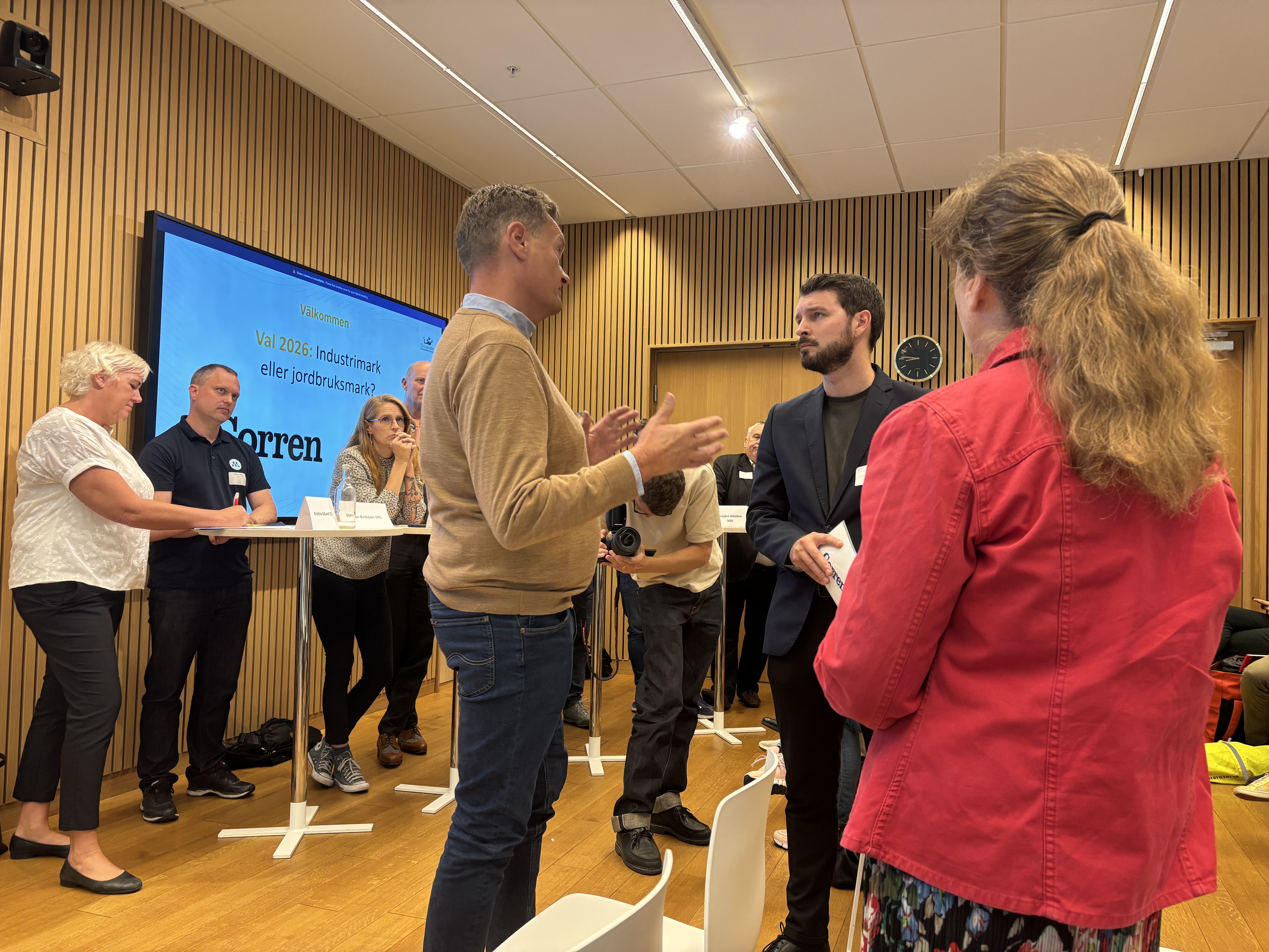Arla och LRF fick ge sina perspektiv på debatten.