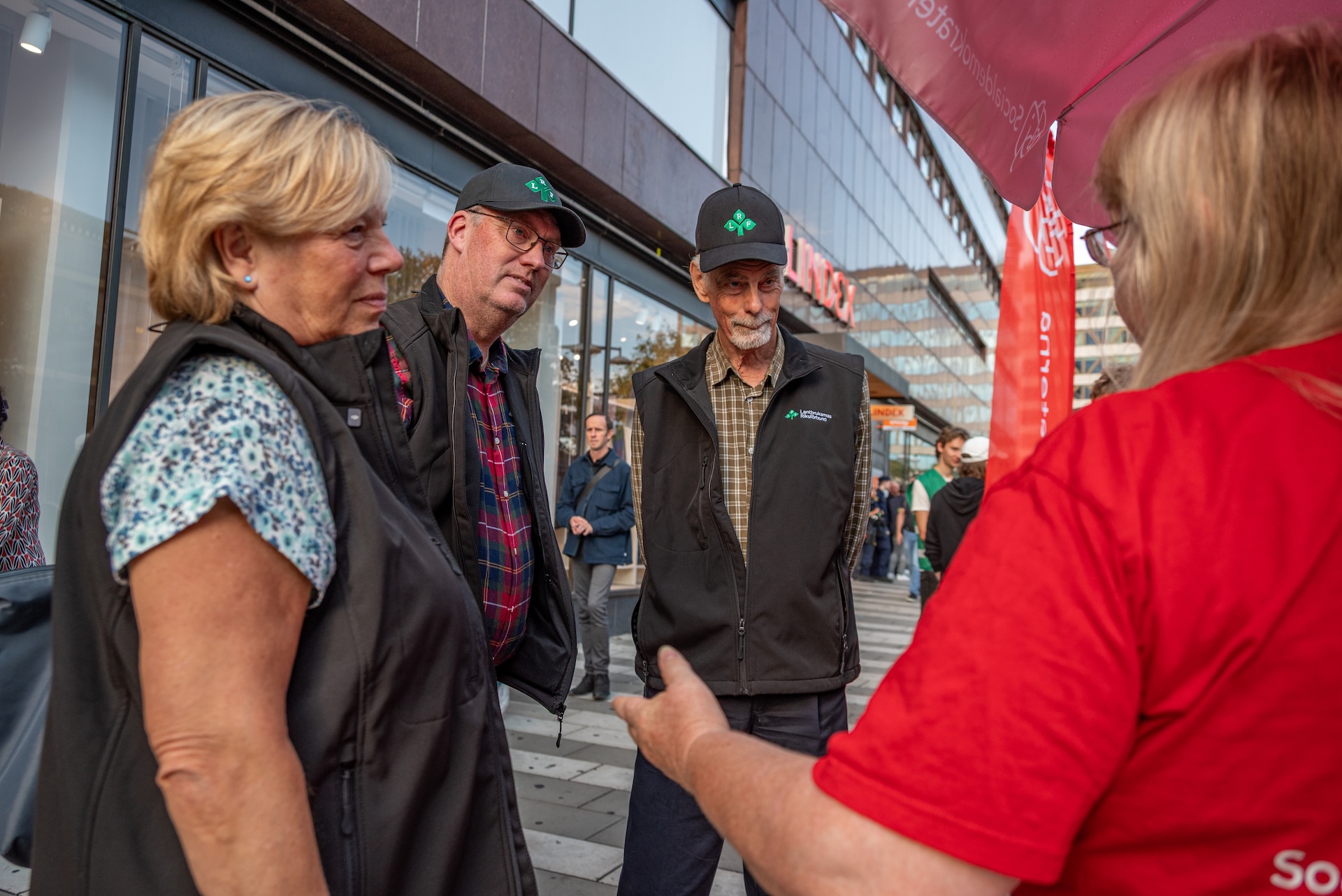 LRF delade ut Sveriges bästa matkasse vid valstugo