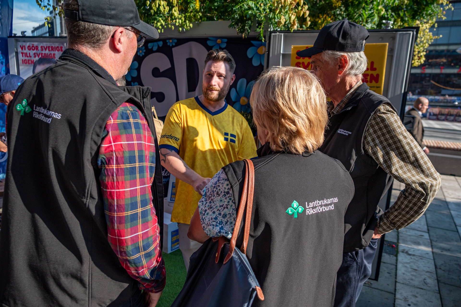 LRF delade ut Sveriges bästa matkasse vid valstugo