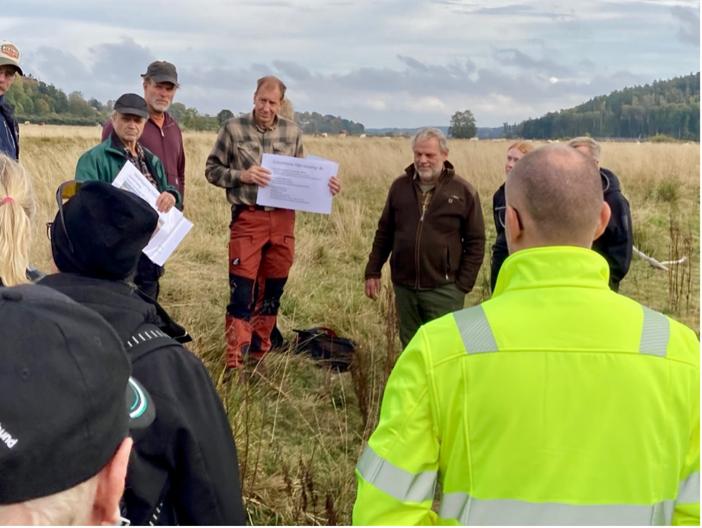 Gustaf Hallgren från Kiladalens dikningsföretag/LRF Nyköping berättar om hur man arbetar med dikningsföretaget och vattenskötseln. Fältdag vid Erkan 28 sep 2026.